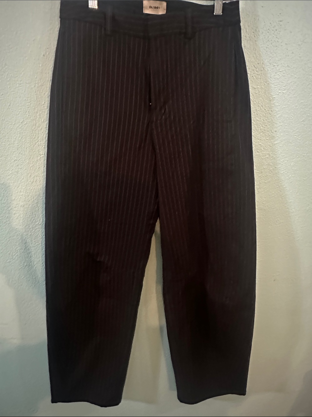 DL1961 Miro Barrel Pinstripe Pants Size 26 Black Tailored Barrel Leg Trouser